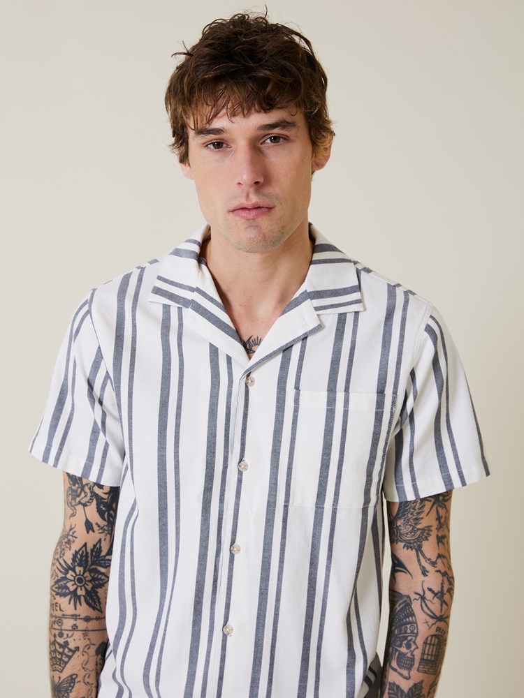 Frankie Shirt 7051644648878 13.jpg_