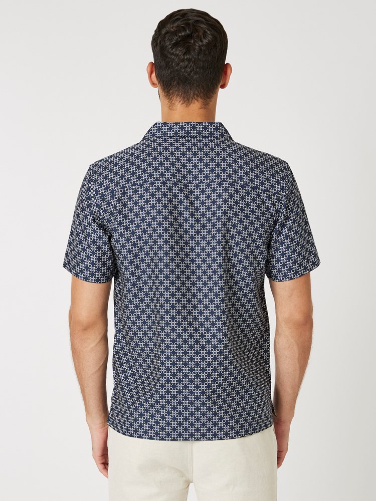 Nataniele mønstret skjorte 7503410_C27-MRCAPUCHIN-H23-Modell-Front_chn=boys_9060.jpg_Front||Front