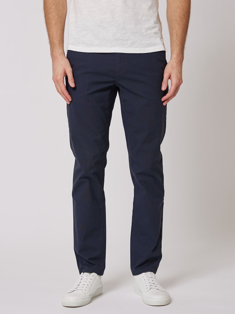 Slim structure chino 7506565_C27-MRCAPUCHIN-S24-Modell-Front_chn=boys_7170.jpg_Front||Front