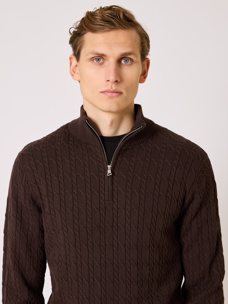 Alvar zip neck strikkegenser Alvar zip brun 11_Alvar zip neck strikkegenser AM4.jpg_