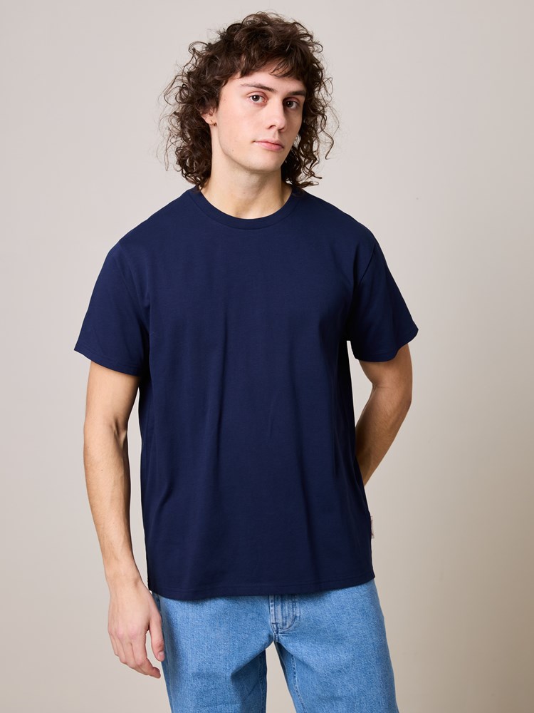 Base t-shirt Base t-shirt EM1 7.jpg_