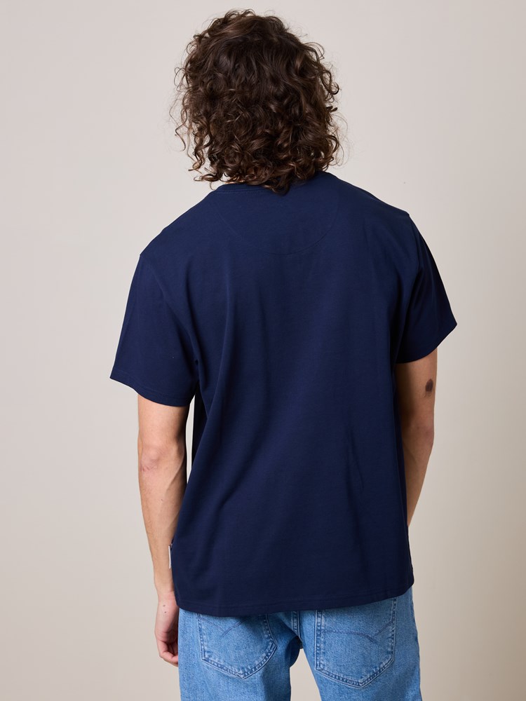 Base t-shirt Base t-shirt EM1 9.jpg_